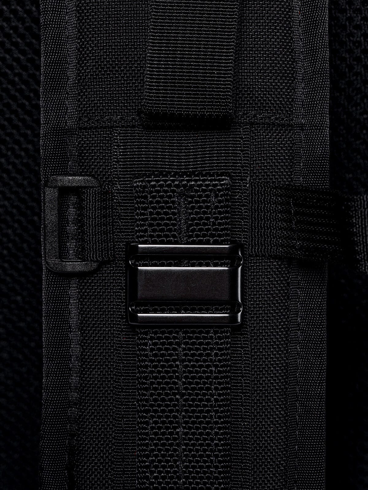R6 Arkiv Field Pack 40L by Mission Workshop - Weatherproof Bags & Technical Apparel - San Francisco & Los Angeles - Construit pour durer - Garanti pour toujours