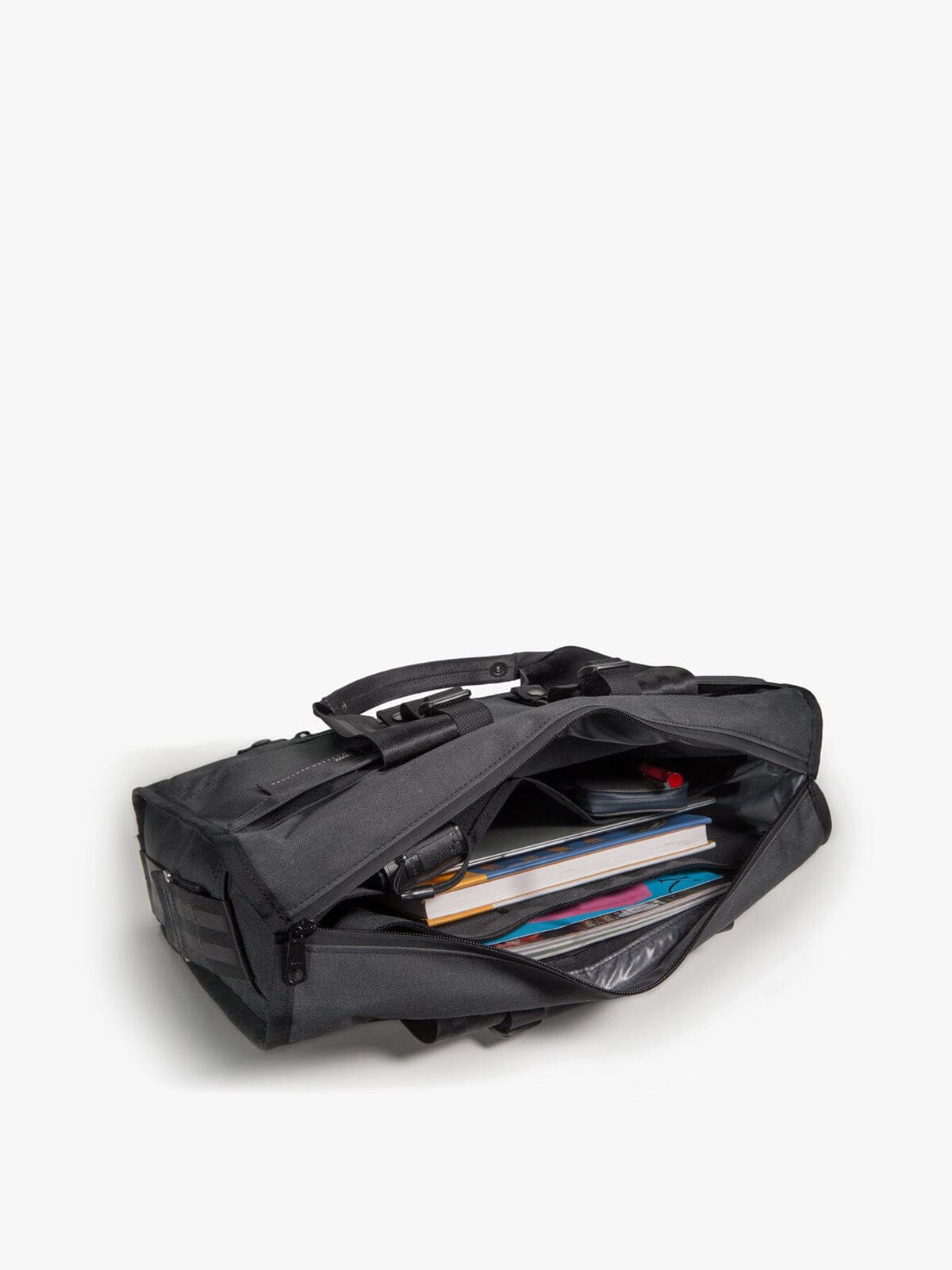 Transit Laptop Brief by Mission Workshop - Weatherproof Bags & Technical Apparel - San Francisco & Los Angeles - Construit pour durer - Garanti pour toujours