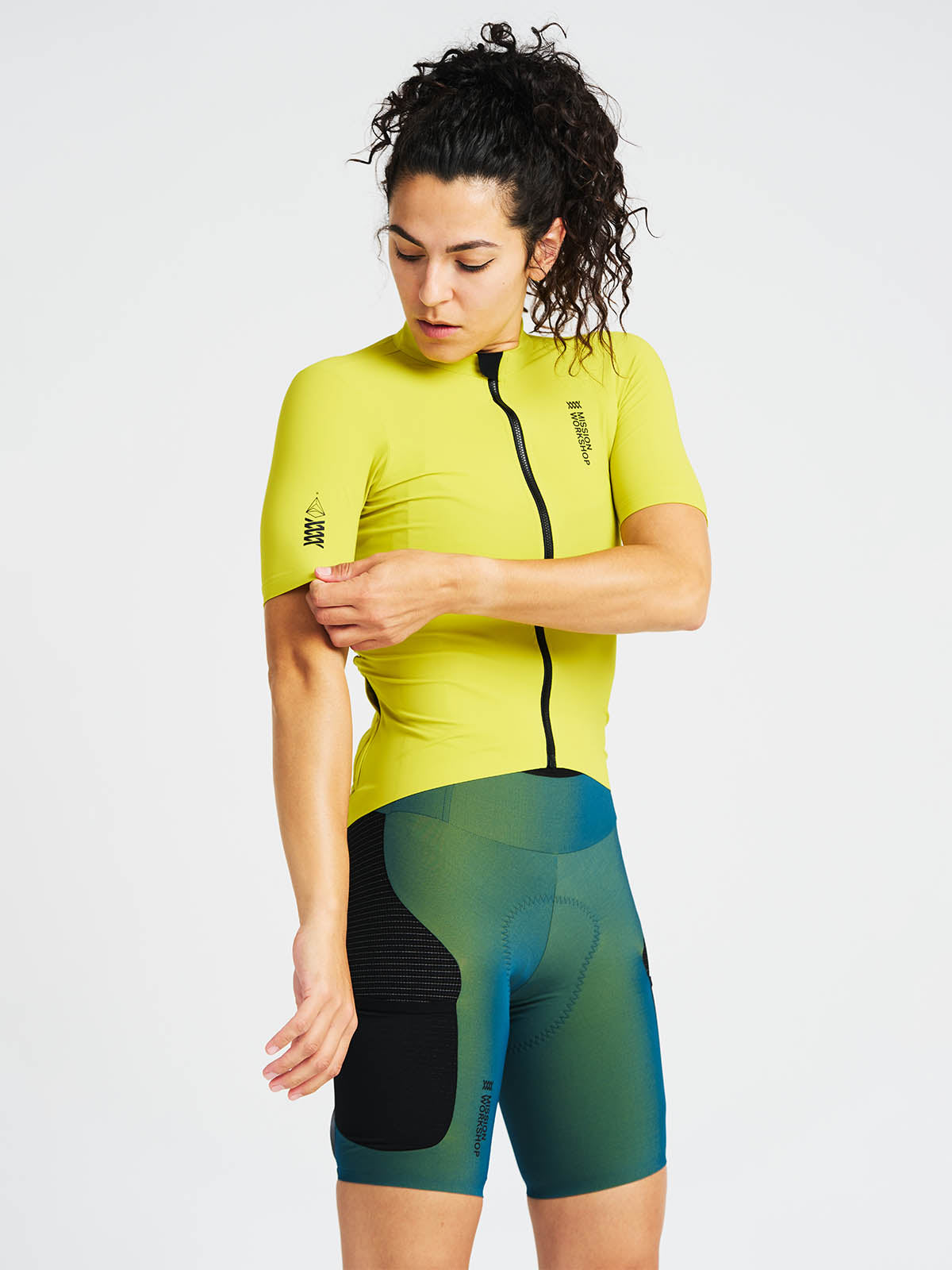 Mission Pro Jersey Women's by Mission Workshop - Weatherproof Bags & Technical Apparel - San Francisco & Los Angeles - Construit pour durer - Garanti pour toujours
