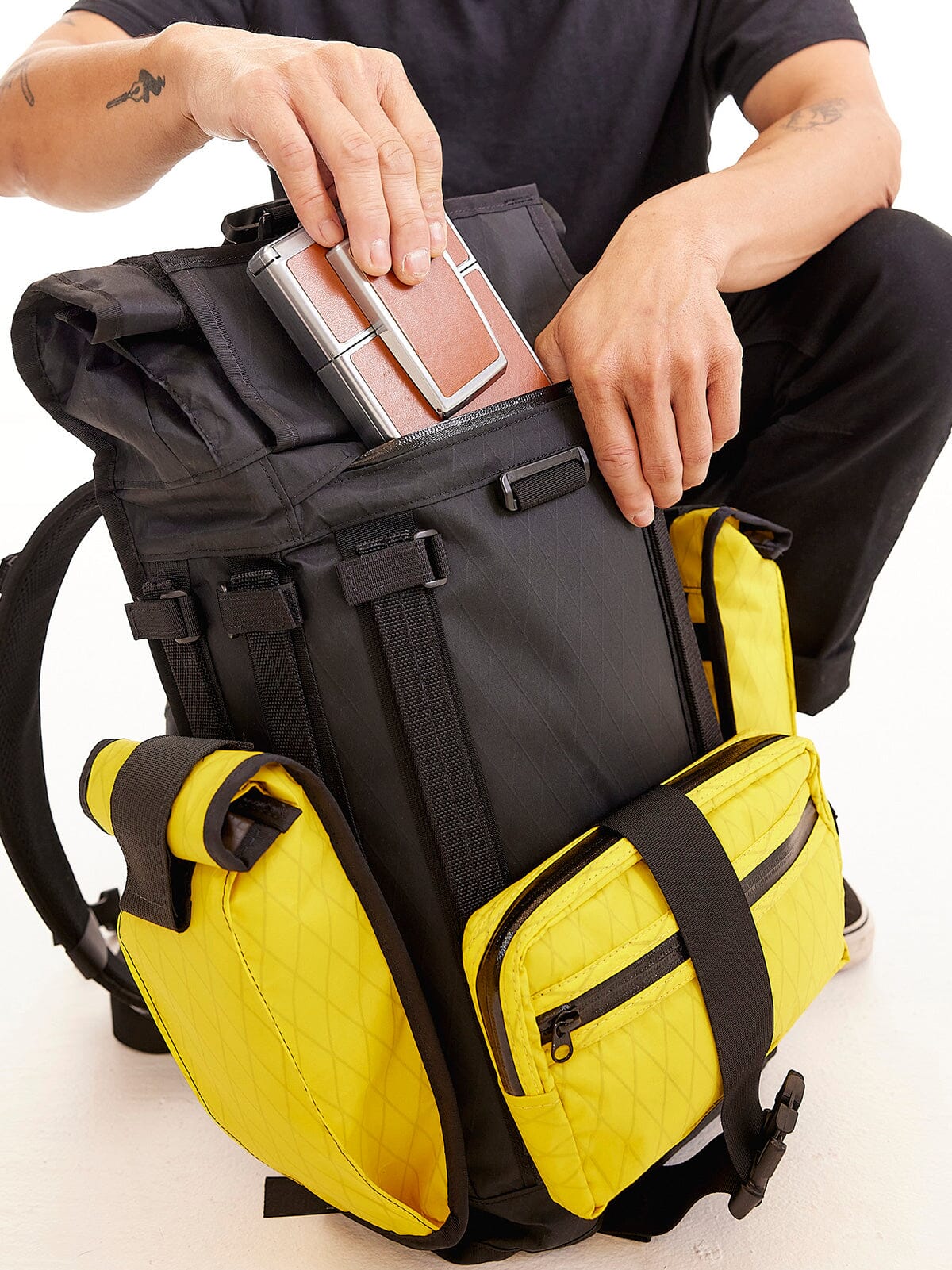 Notch Tech Pouch by Mission Workshop - Weatherproof Bags & Technical Apparel - San Francisco & Los Angeles - Construit pour durer - Garanti pour toujours