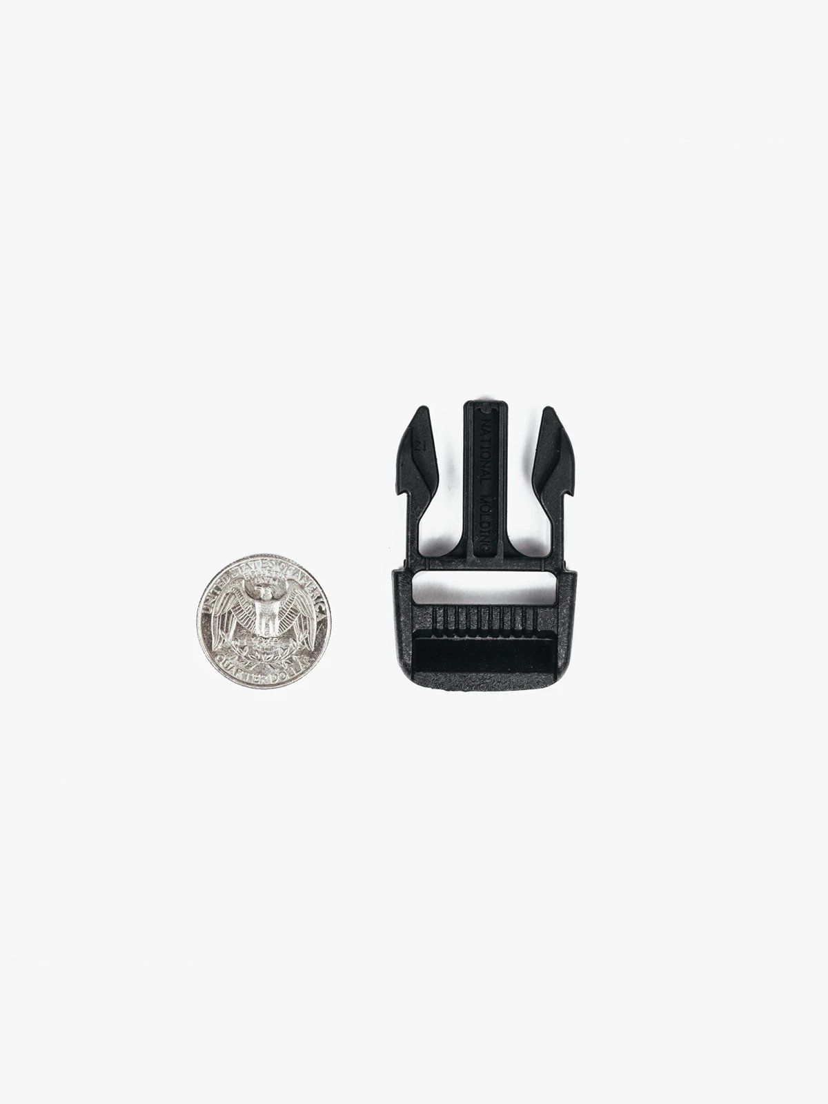 Bag Clips by Mission Workshop - Weatherproof Bags & Technical Apparel - San Francisco & Los Angeles - Construit pour durer - Garanti pour toujours