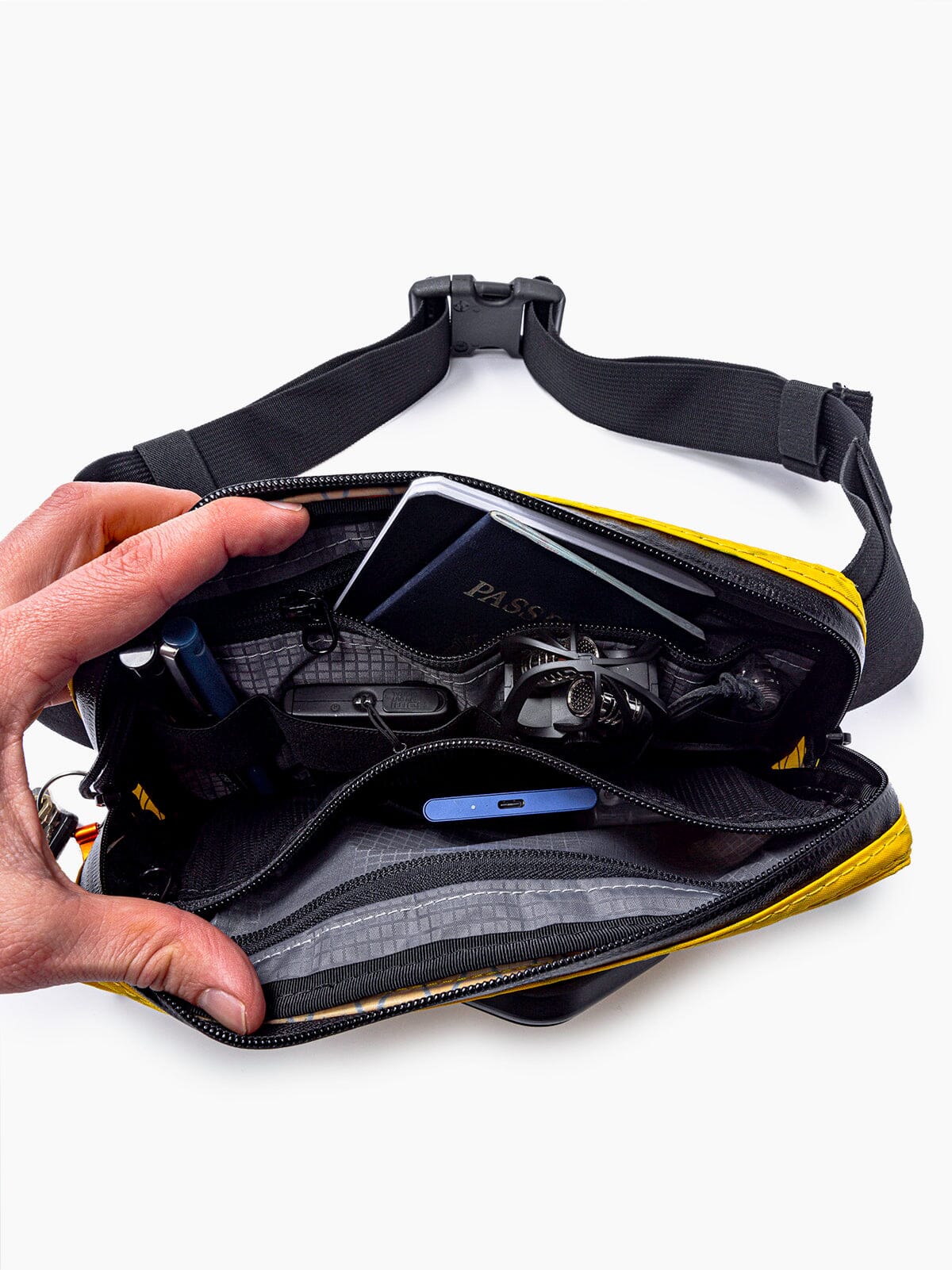 Notch Tech Pouch by Mission Workshop - Weatherproof Bags & Technical Apparel - San Francisco & Los Angeles - Construit pour durer - Garanti pour toujours