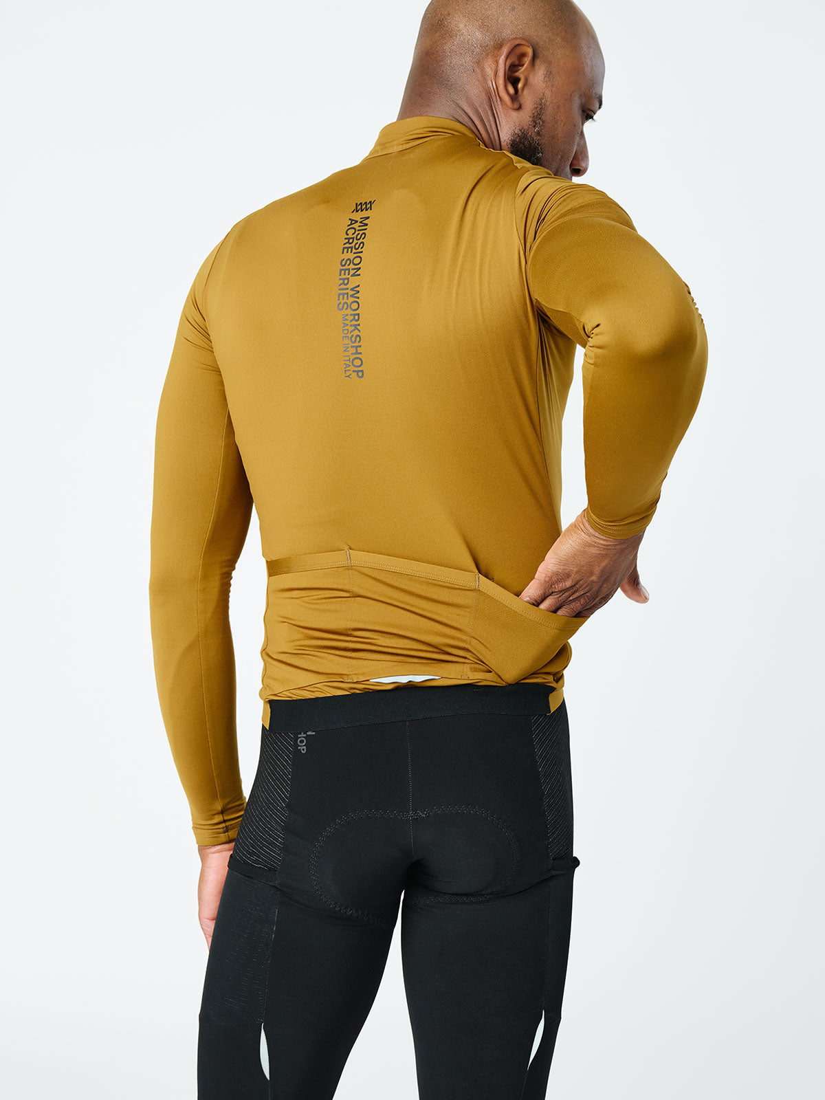 Mission Pro Jersey : LS Men's by Mission Workshop - Weatherproof Bags & Technical Apparel - San Francisco & Los Angeles - Construit pour durer - Garanti pour toujours
