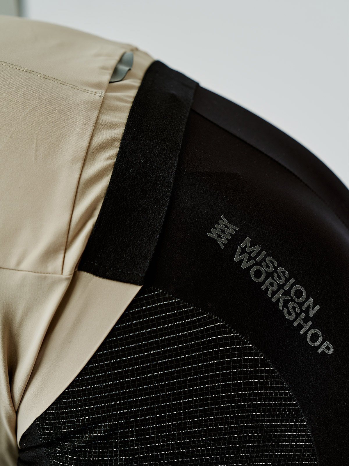 Mission Pro Jersey Men's by Mission Workshop - Weatherproof Bags & Technical Apparel - San Francisco & Los Angeles - Construit pour durer - Garanti pour toujours