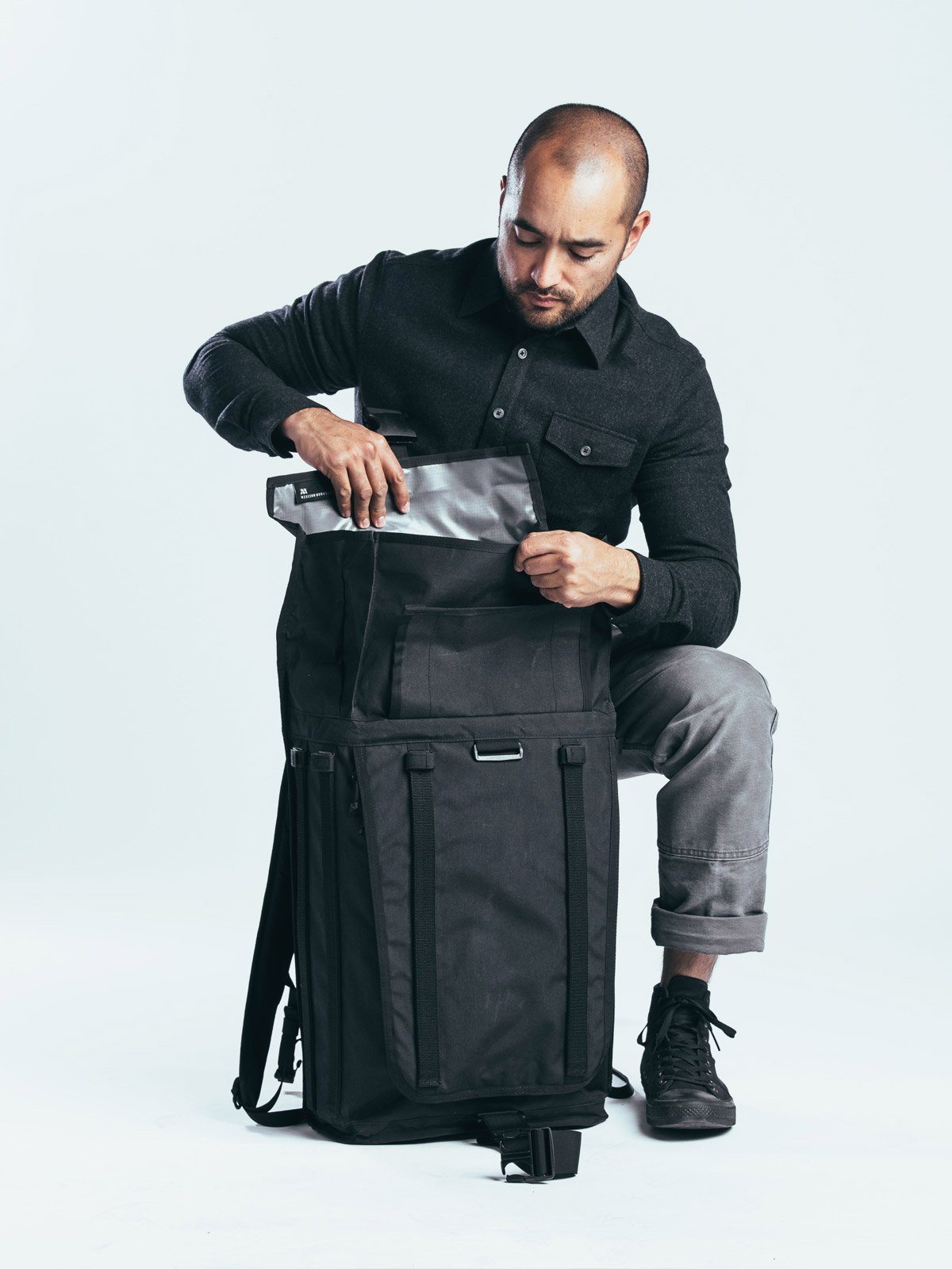 Radian by Mission Workshop - Weatherproof Bags & Technical Apparel - San Francisco & Los Angeles - Construit pour durer - Garanti pour toujours
