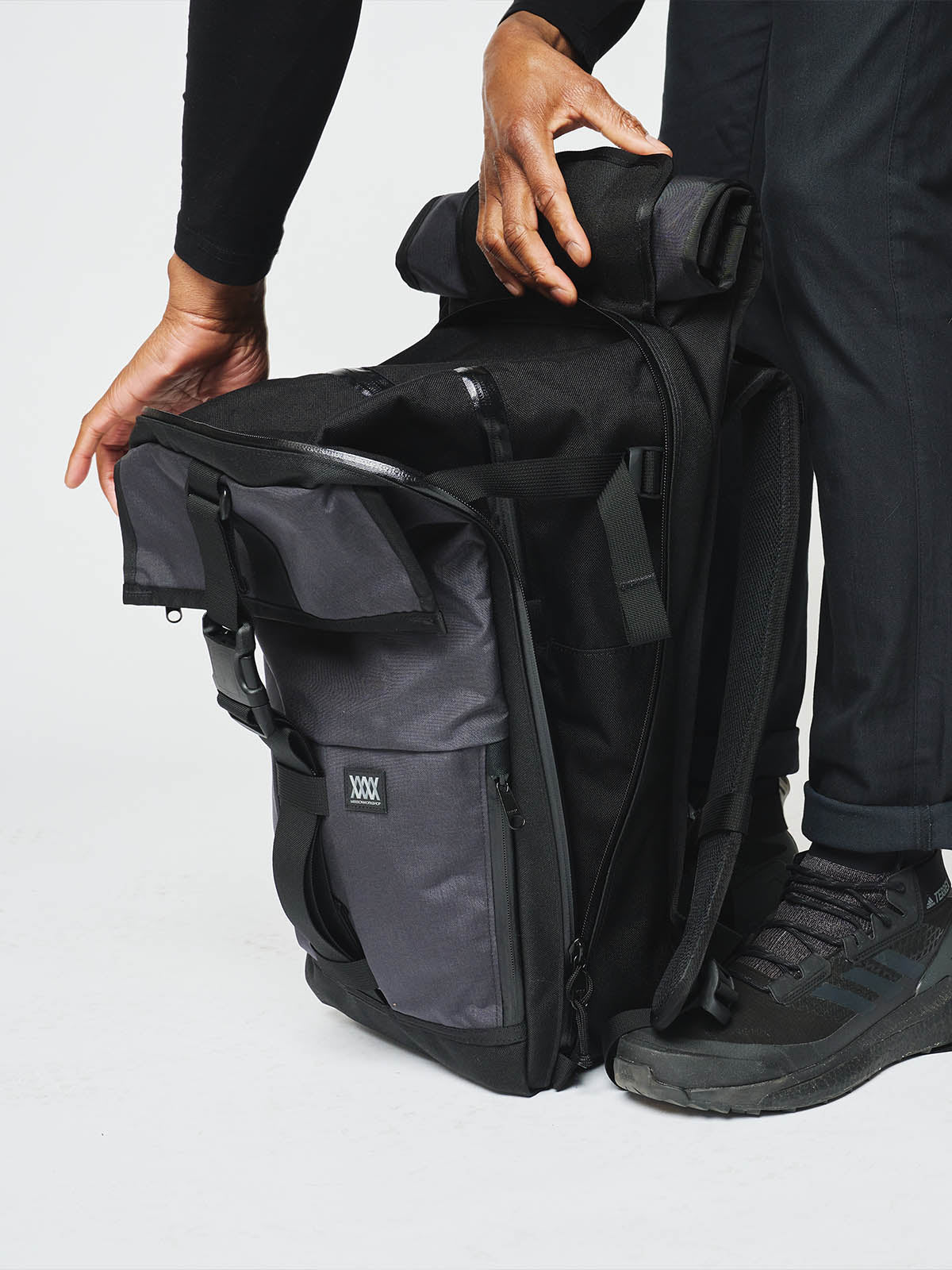 Rambler by Mission Workshop - Weatherproof Bags & Technical Apparel - San Francisco & Los Angeles - Construit pour durer - Garanti pour toujours