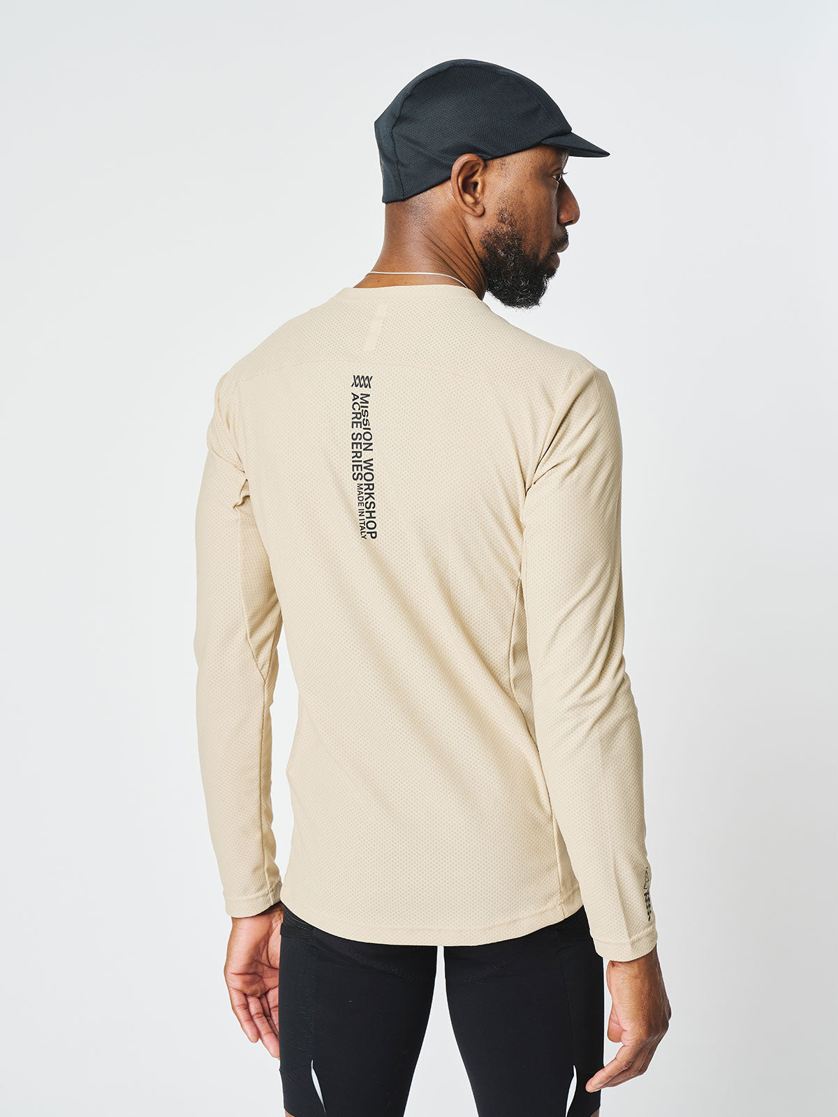Mission Pro Tech Tee : LS Men's by Mission Workshop - Weatherproof Bags & Technical Apparel - San Francisco & Los Angeles - Construit pour durer - Garanti pour toujours