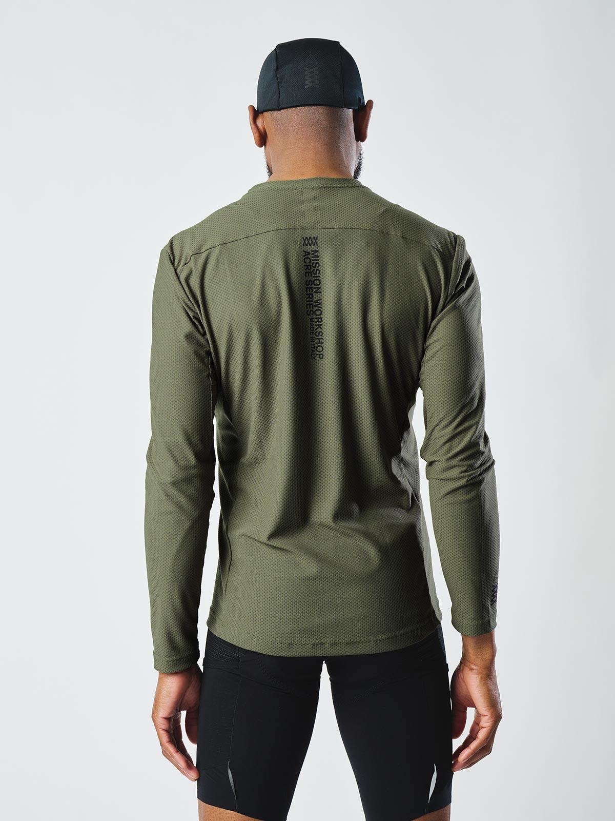Mission Pro Tech Tee : LS Men's by Mission Workshop - Weatherproof Bags & Technical Apparel - San Francisco & Los Angeles - Construit pour durer - Garanti pour toujours
