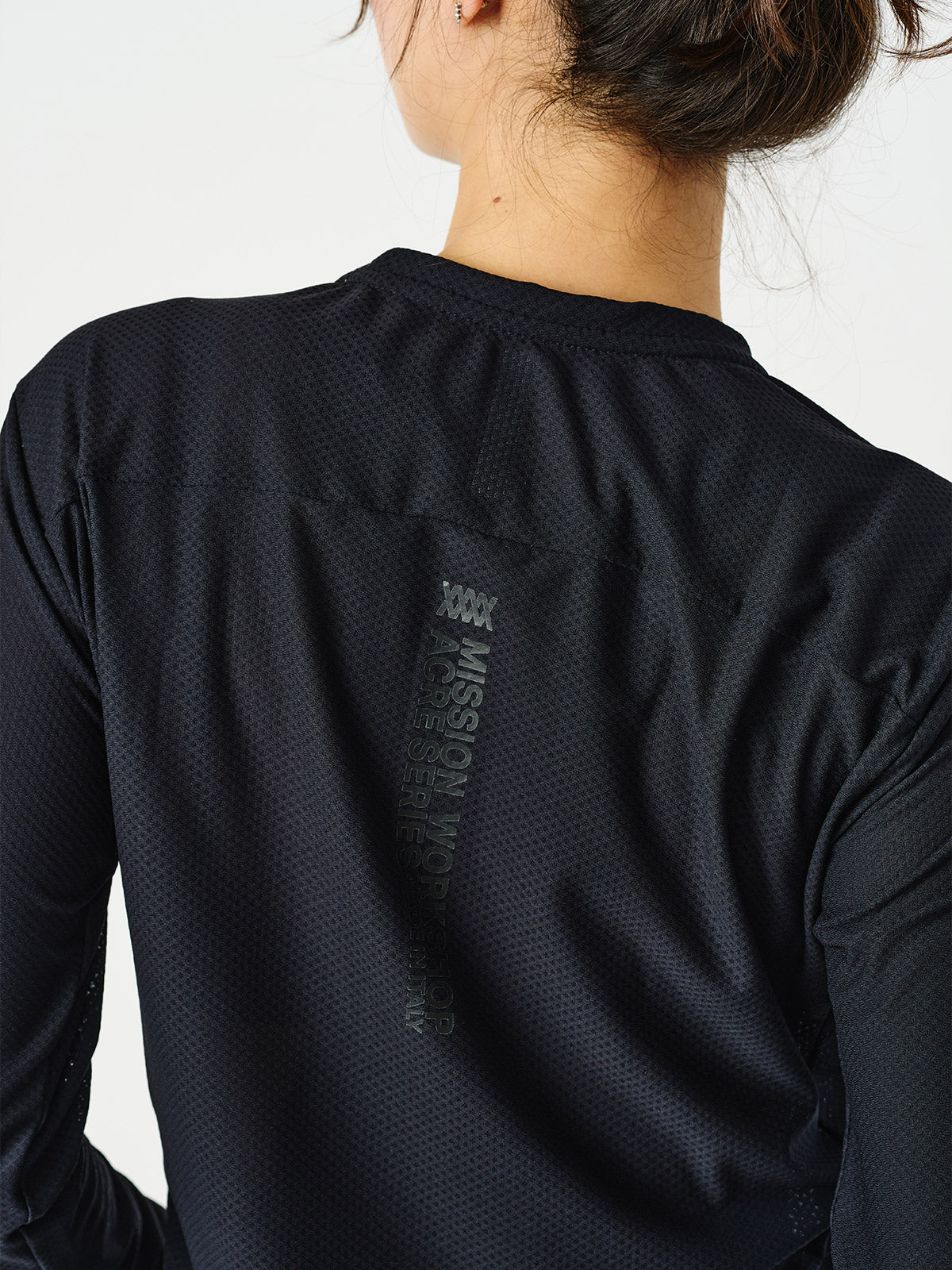 Mission Pro Tech Tee : LS Women's by Mission Workshop - Weatherproof Bags & Technical Apparel - San Francisco & Los Angeles - Construit pour durer - Garanti pour toujours