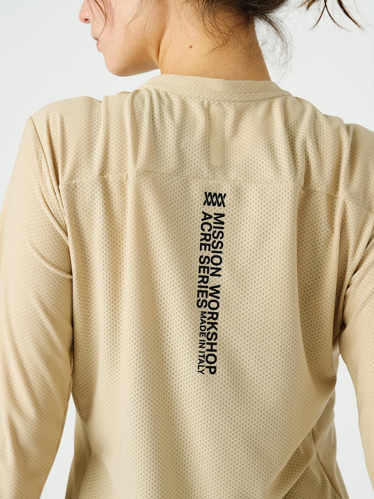 Mission Pro Tech Tee : LS Women's by Mission Workshop - Weatherproof Bags & Technical Apparel - San Francisco & Los Angeles - Construit pour durer - Garanti pour toujours