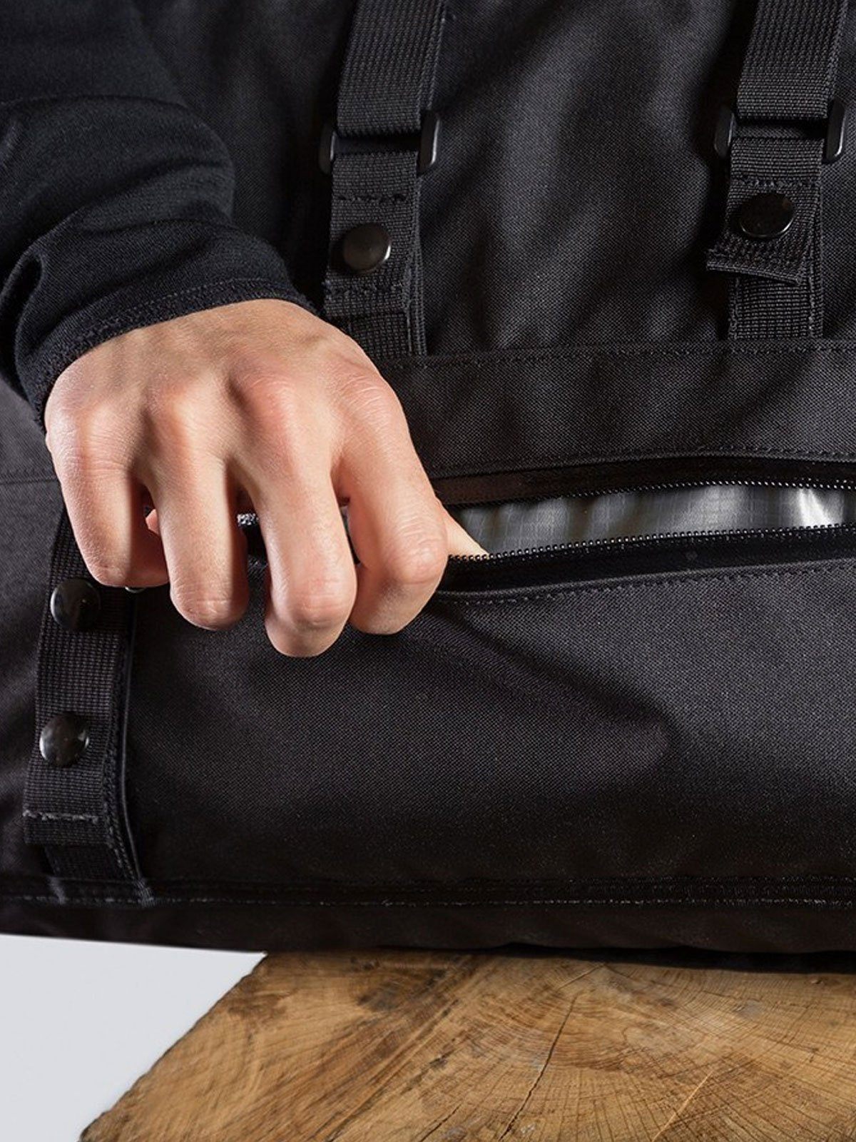 Transit : Duffle by Mission Workshop - Weatherproof Bags & Technical Apparel - San Francisco & Los Angeles - Construit pour durer - Garanti pour toujours
