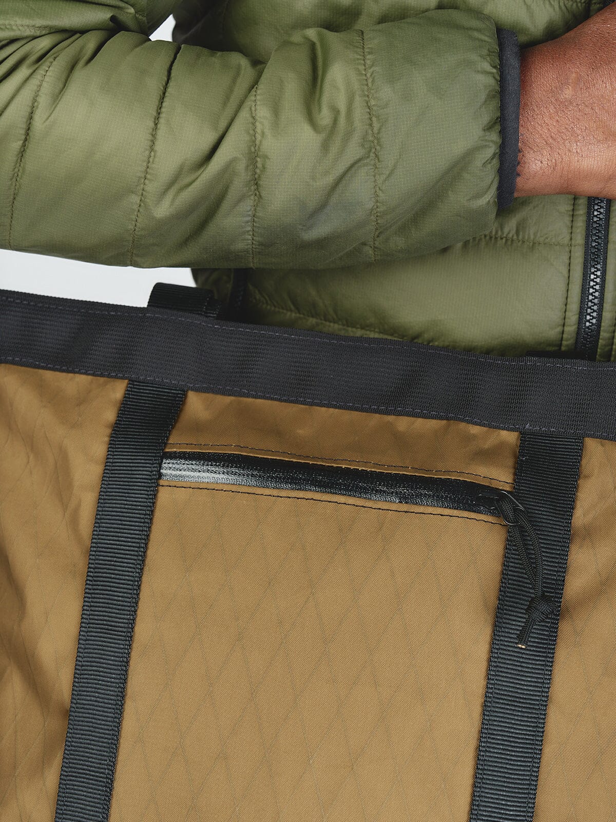 Helix 10L Tote by Mission Workshop - Weatherproof Bags & Technical Apparel - San Francisco & Los Angeles - Construit pour durer - Garanti pour toujours