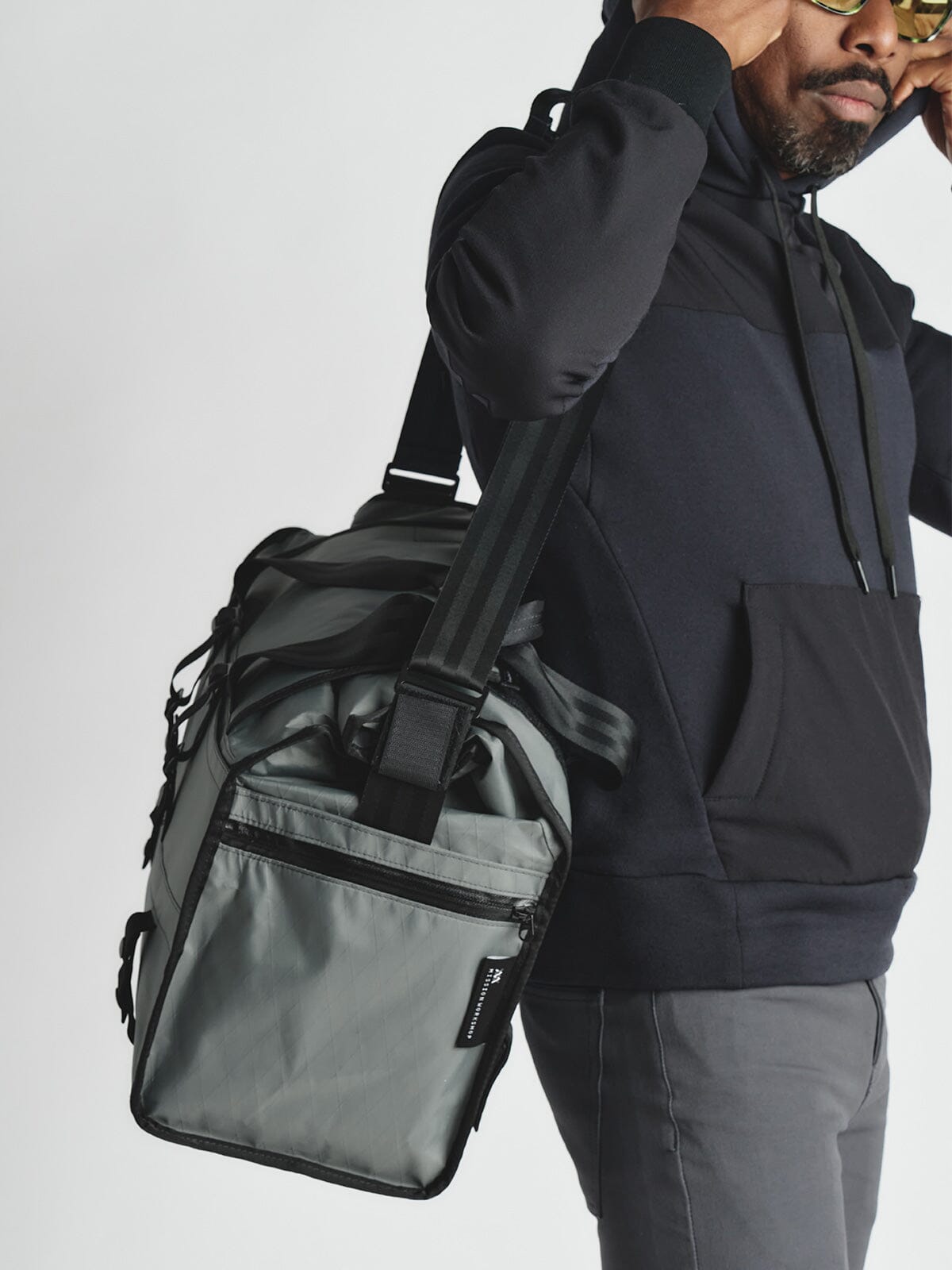 Helmsman : VX by Mission Workshop - Sacs étanches et vêtements techniques - San Francisco & Los Angeles - Construit pour durer - Garanti pour toujours